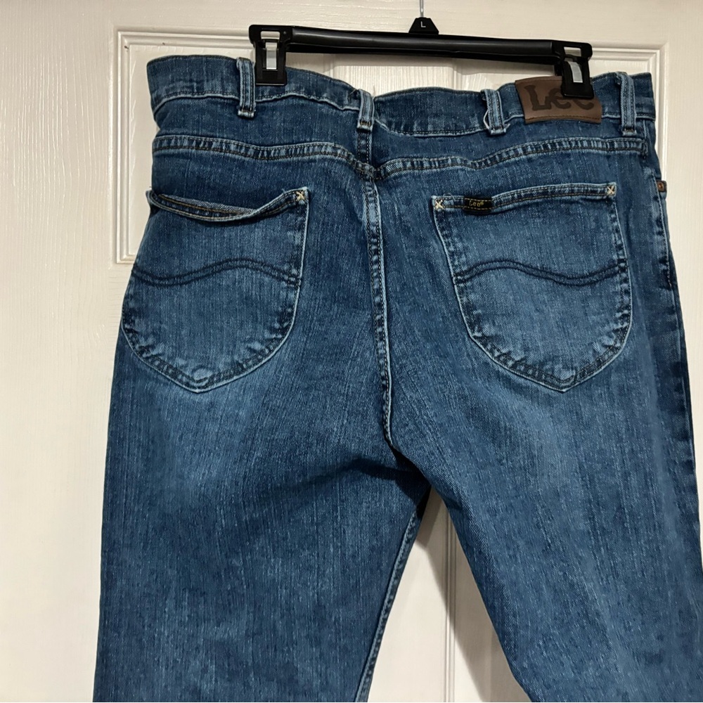 Lee Relaxed Fit Jeans in Medium Blue
